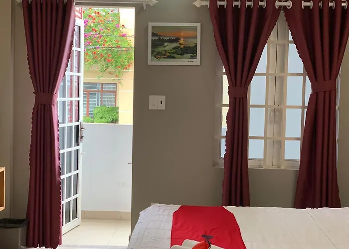 Bờ Sông Hotel