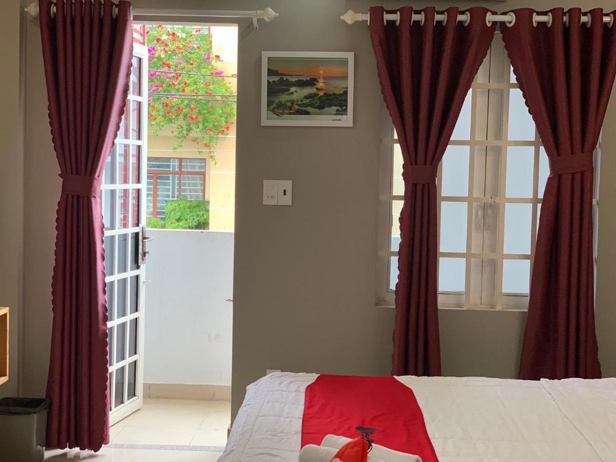 Khách sạn Bờ Sông *